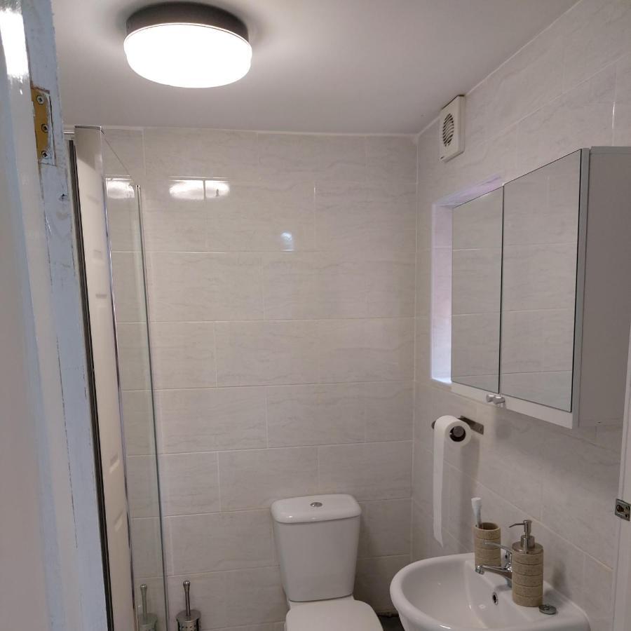 Lovely Studio-Flat With Free Parking, Free Wifi. Leeds  Exterior foto